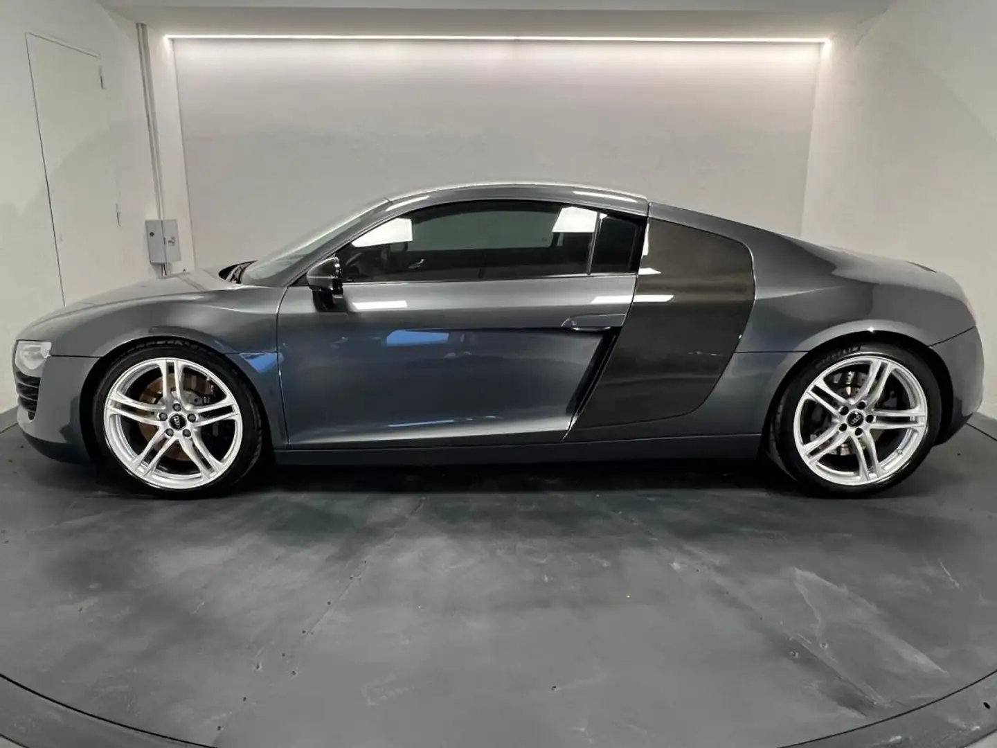 Audi R8 Quattro 4.2 V8 FSI - Boite mécanique \très rare\ - 65000km - Carbone - Collector Grijs - 2