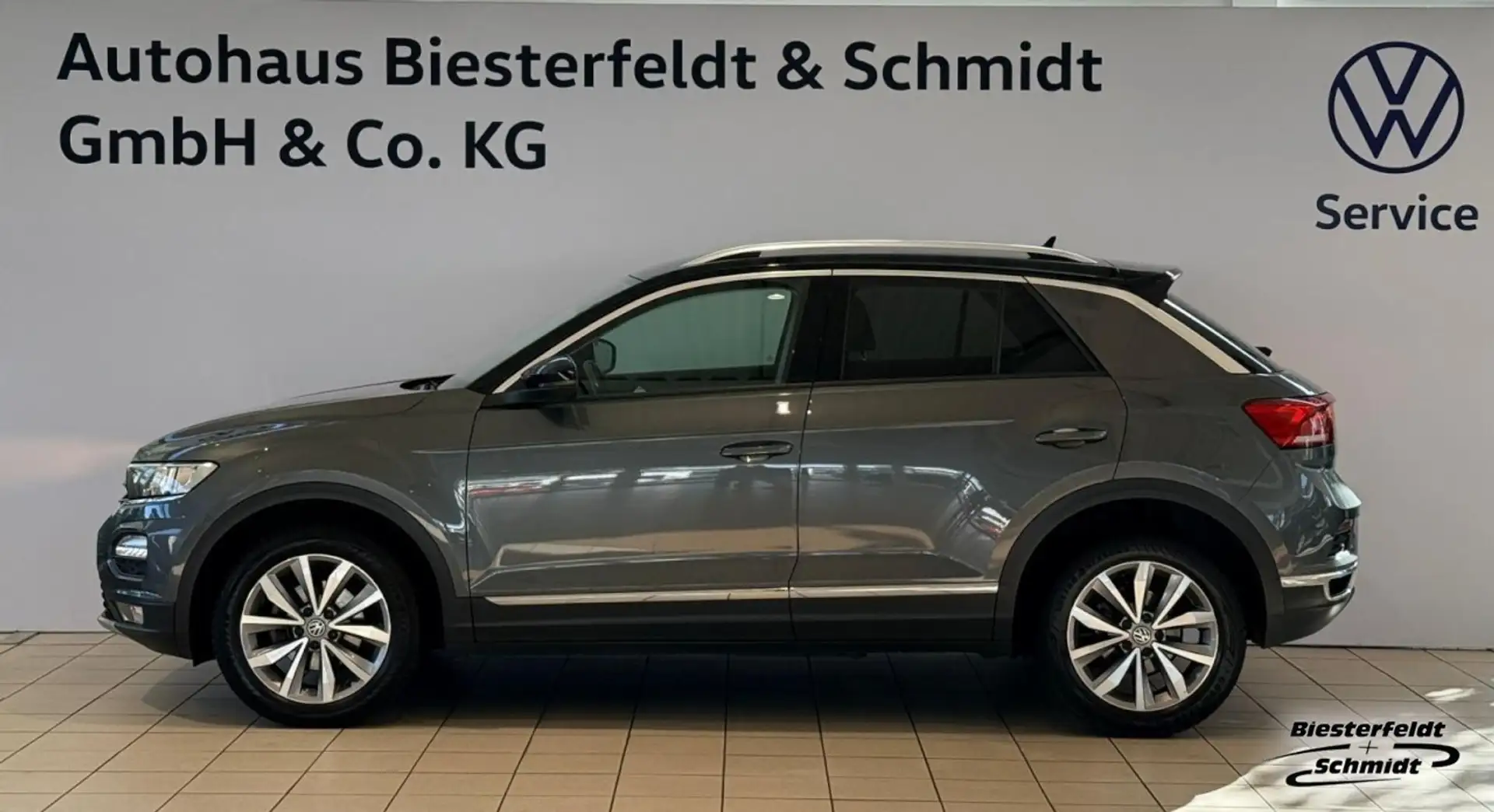 Volkswagen T-Roc Style 1.0TSI LED Navi PDC RFK GJR ACC Klima Navi Grijs - 1