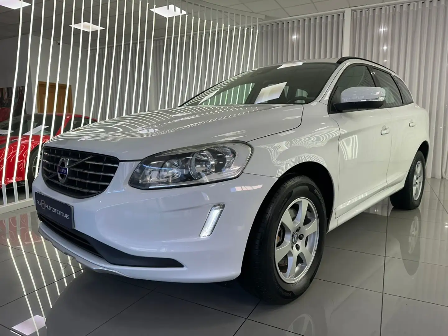 Volvo XC60 D3 Kinetic 136 Blanco - 1