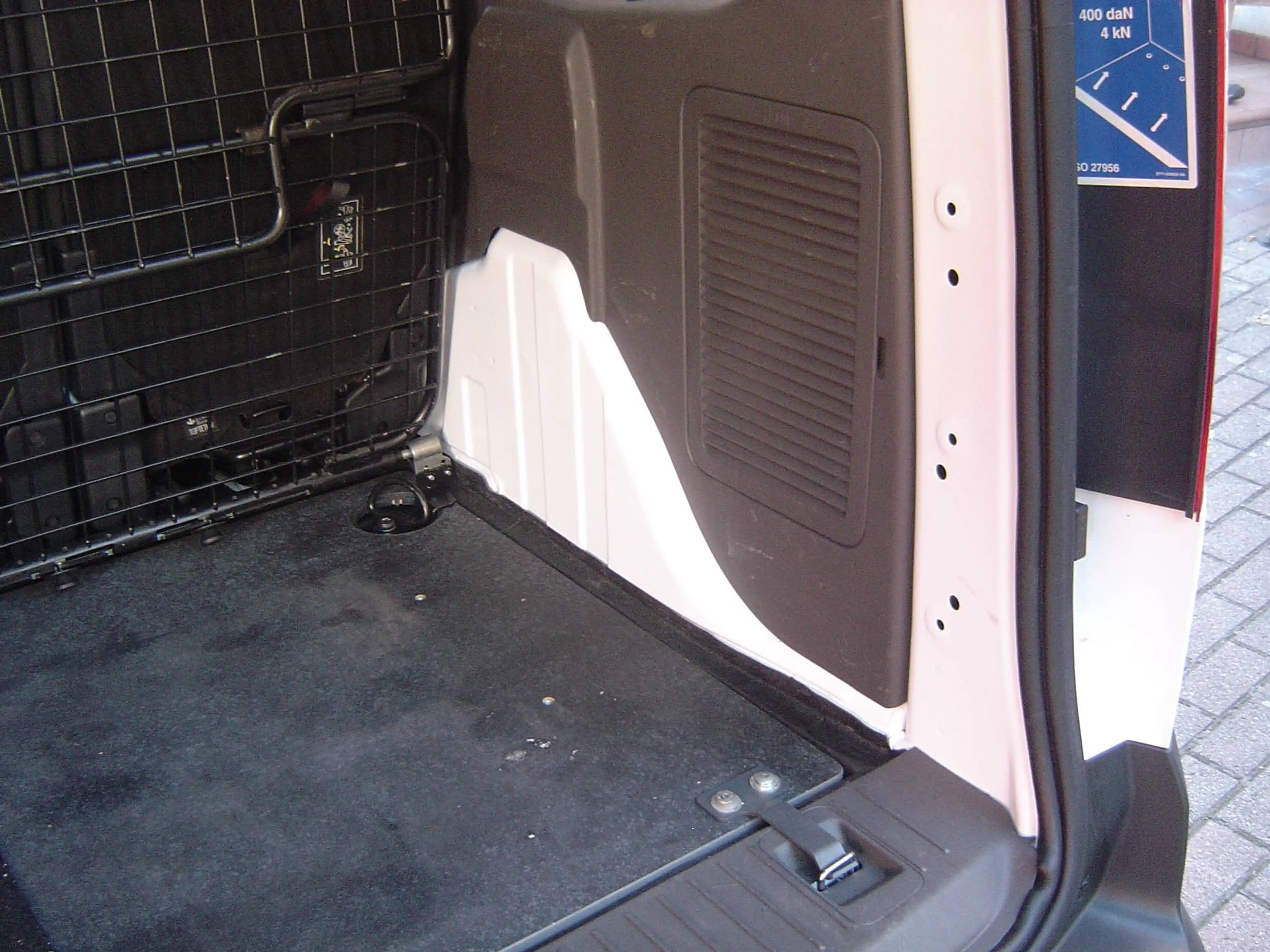 Ford Transit Connect Kombi Trend 230L1 LKW — photo 8