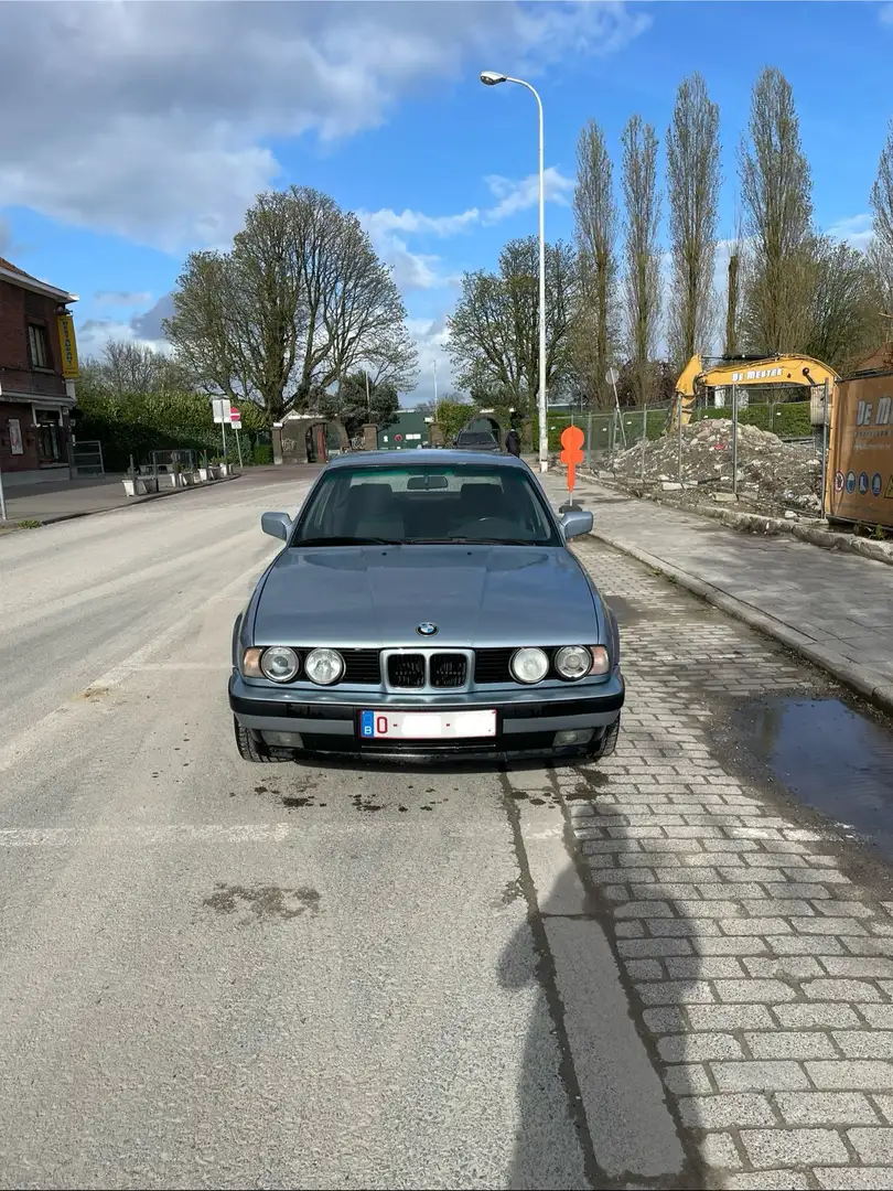 BMW 520 Albastru - 1