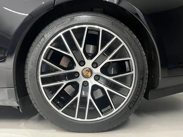 Porsche Taycan view 9