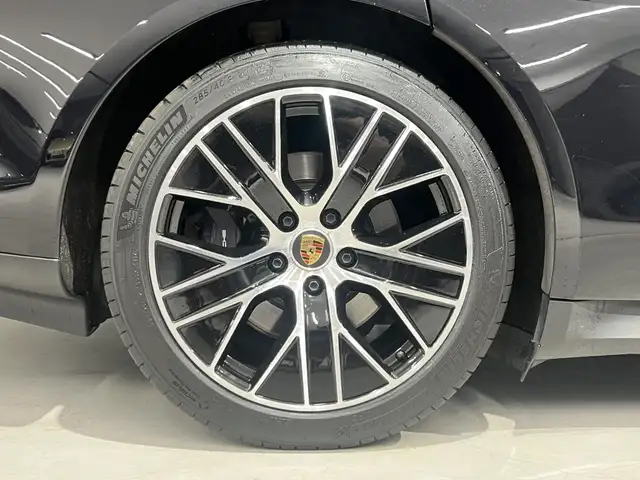 Porsche Taycan view 12