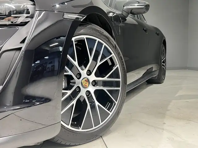 Porsche Taycan view 13