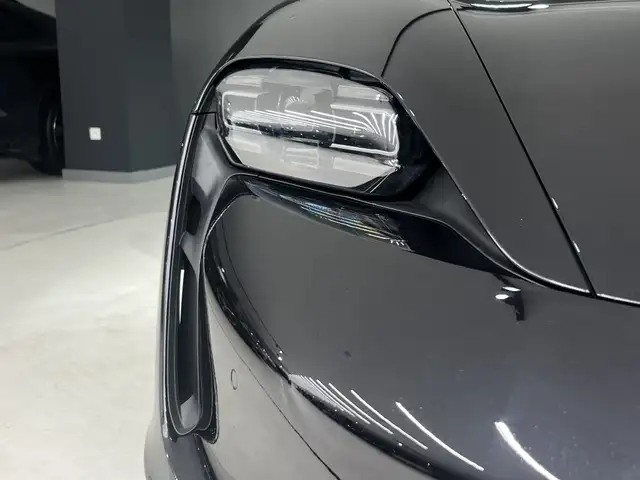 Porsche Taycan view 15