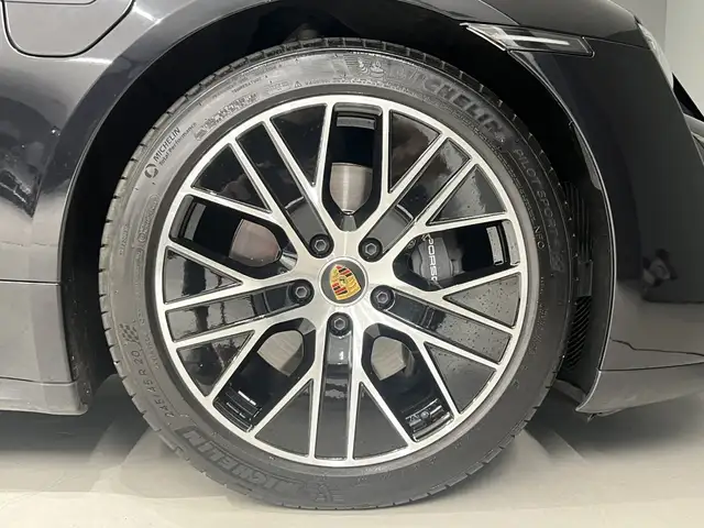 Porsche Taycan view 11