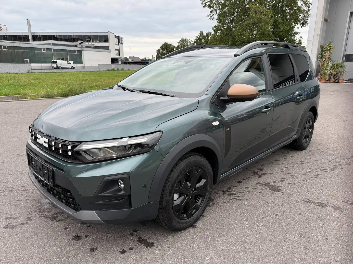 Dacia Jogger Extreme Hybrid 155 Automatik 360° Kamera Grün - 1