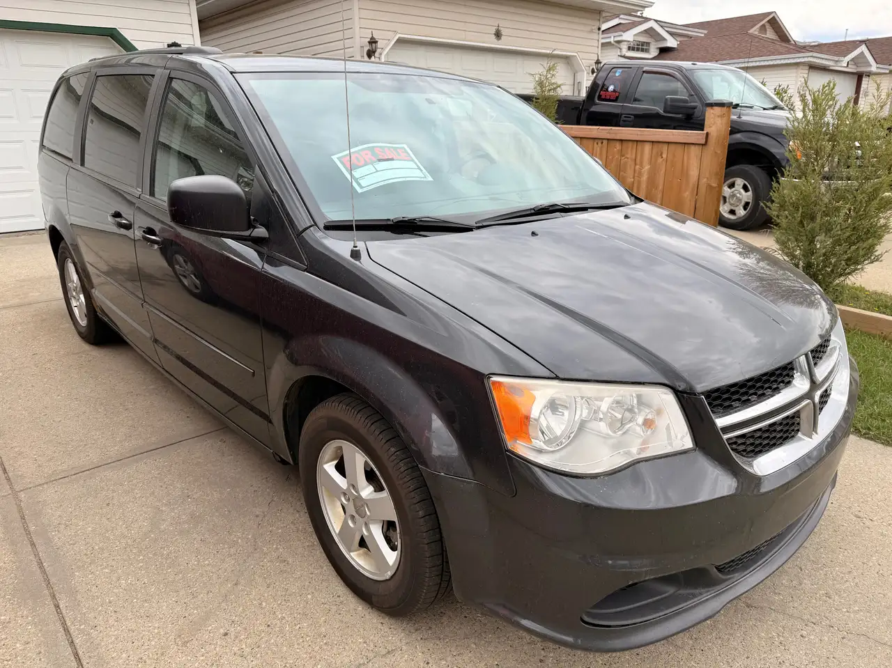 Dodge Grand Caravan photo Dodge Grand Caravan