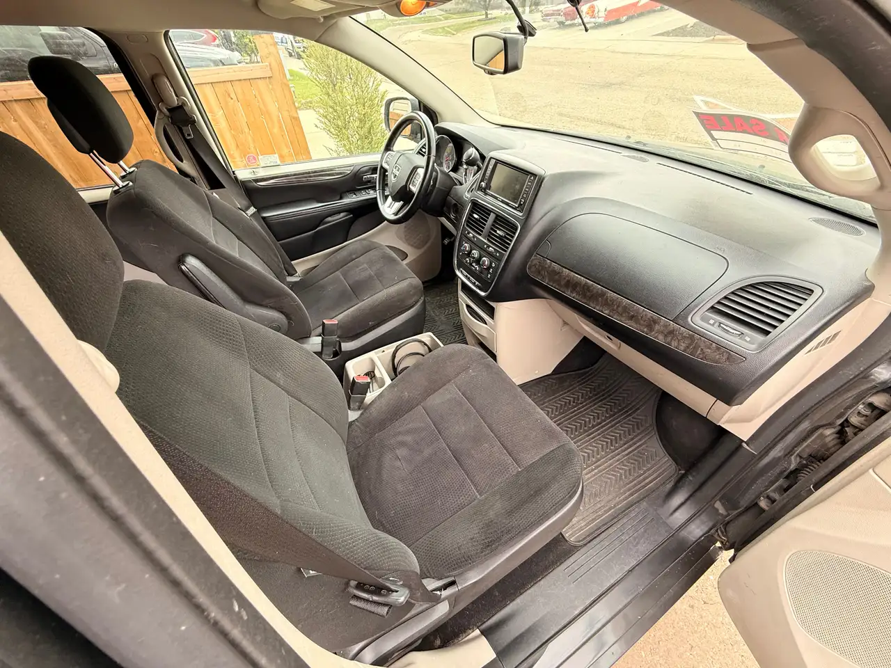 Dodge Grand Caravan photo Dodge Grand Caravan