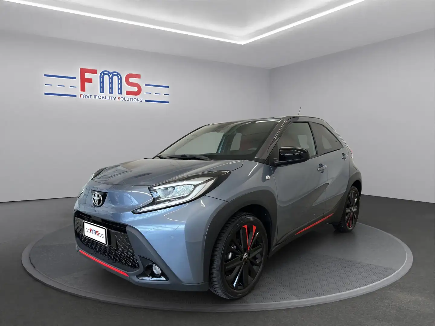 Toyota Aygo X Aygo X 1.0 Undercover 72cv Bleu - 1