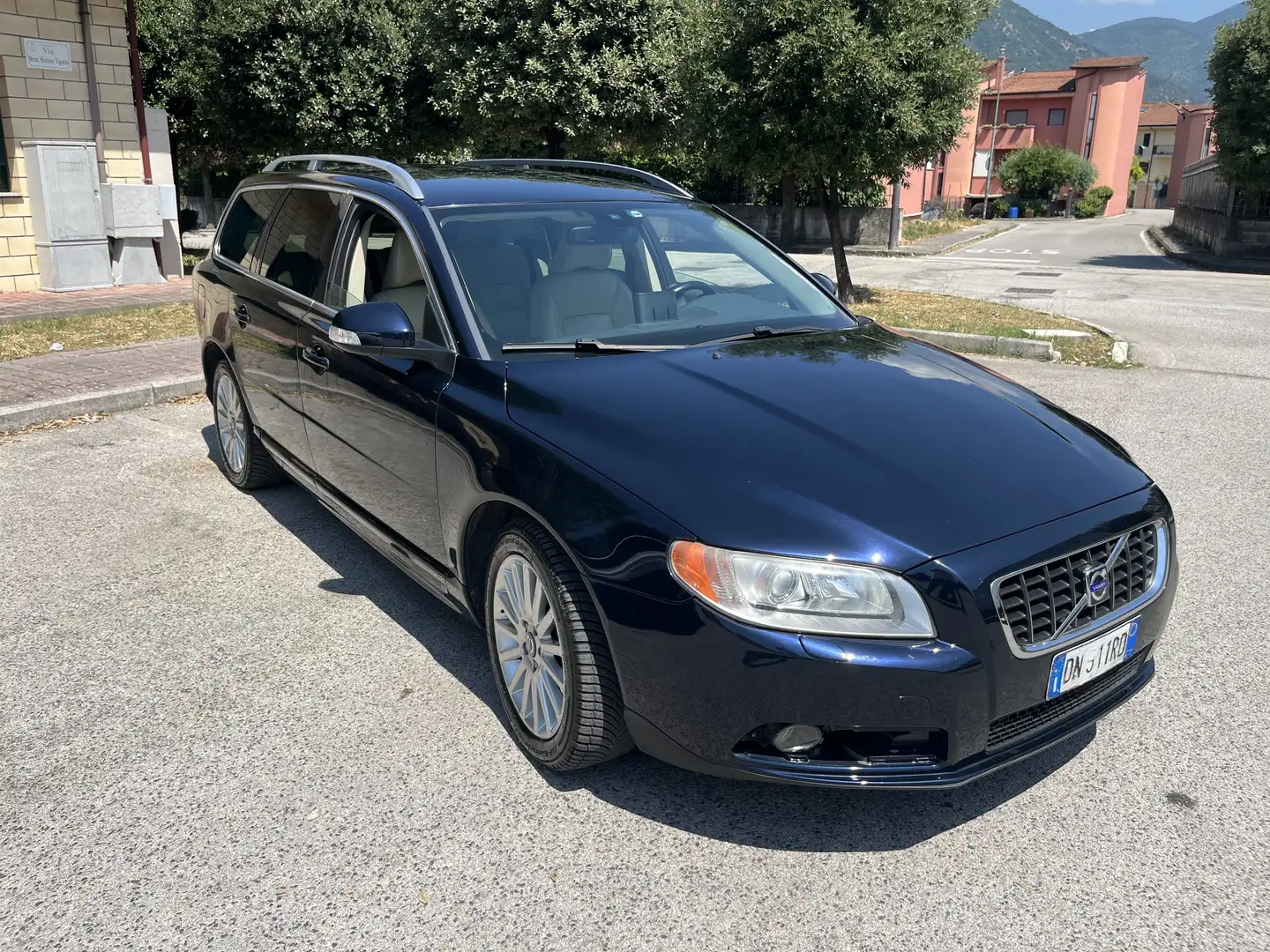 Volvo V70 2.4 d5 Summum 163cv auto - 1