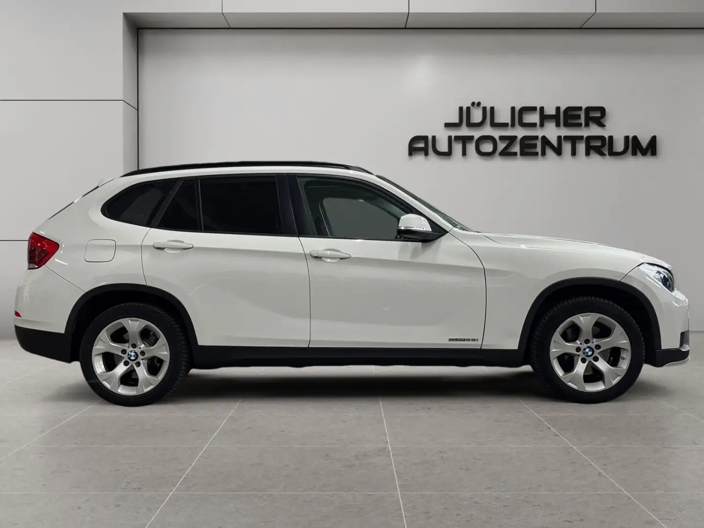 BMW X1 28 i sdrive Sport Line Aut., Inspektion Neu Wit - 2