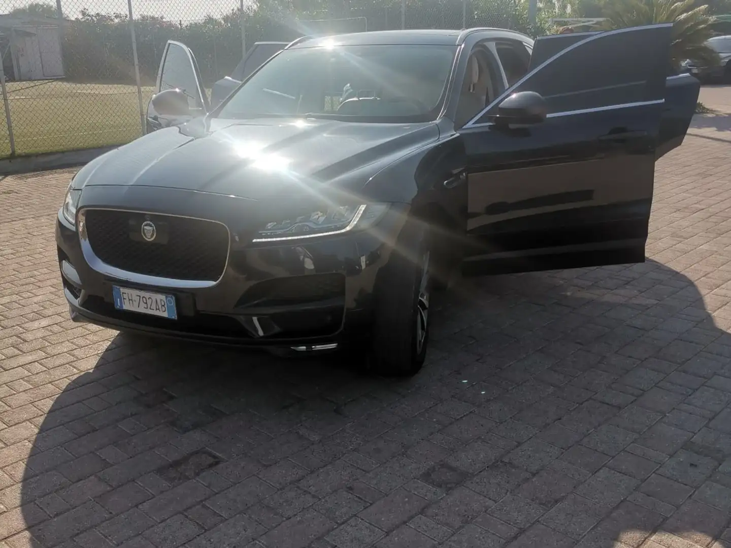 Jaguar F-Pace 2.0d Portfolio awd 180cv auto - 1