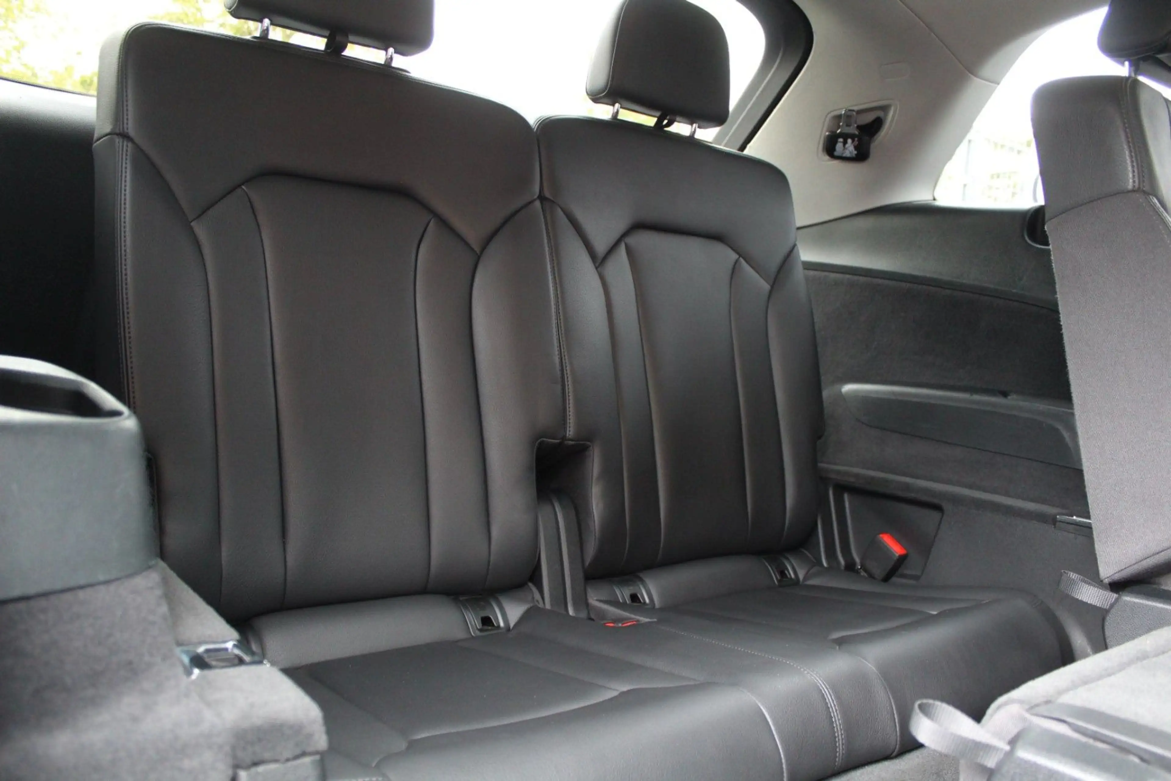 Audi Q7 3.0TDI 1.HAND 7SITZER 4xSHZ KAM LEDER DVD AHK — photo 10
