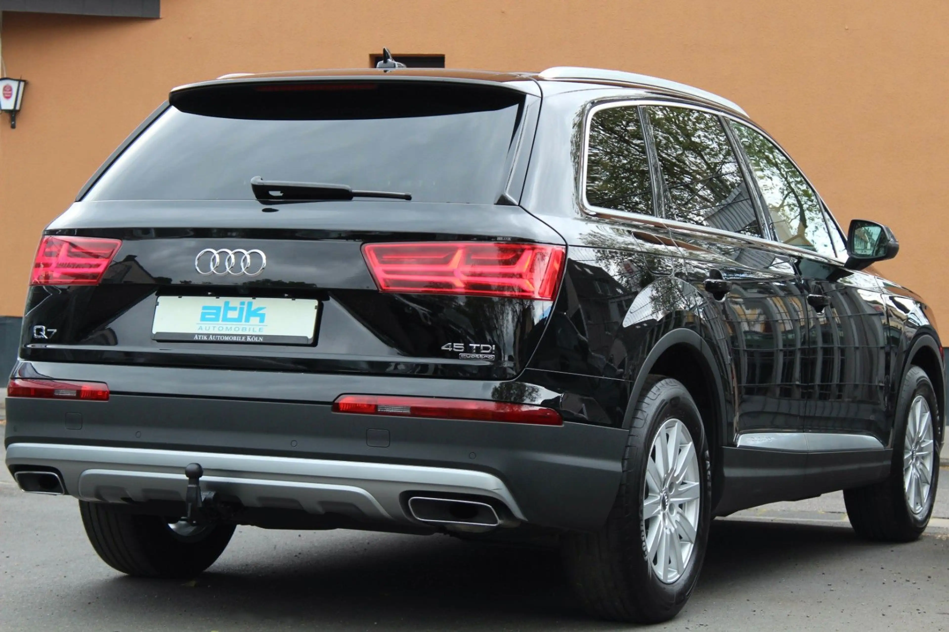 Audi Q7 3.0TDI 1.HAND 7SITZER 4xSHZ KAM LEDER DVD AHK — photo 4