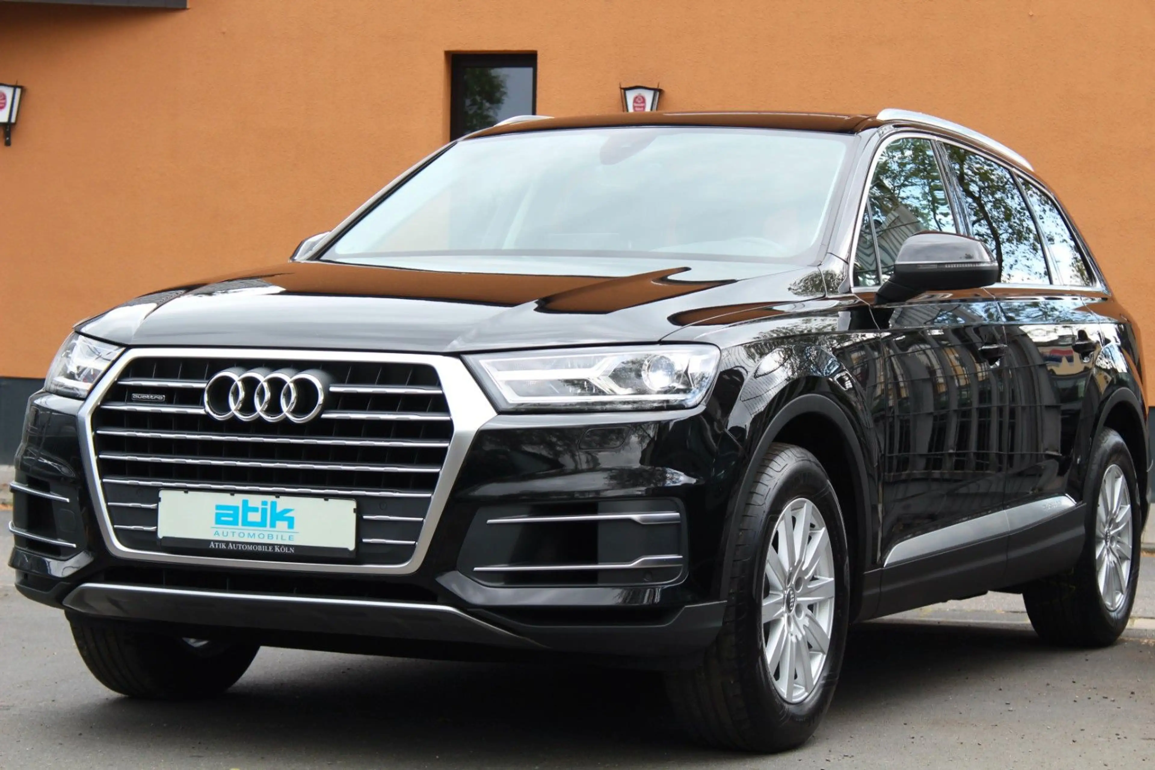 Audi Q7 3.0TDI 1.HAND 7SITZER 4xSHZ KAM LEDER DVD AHK — photo 3