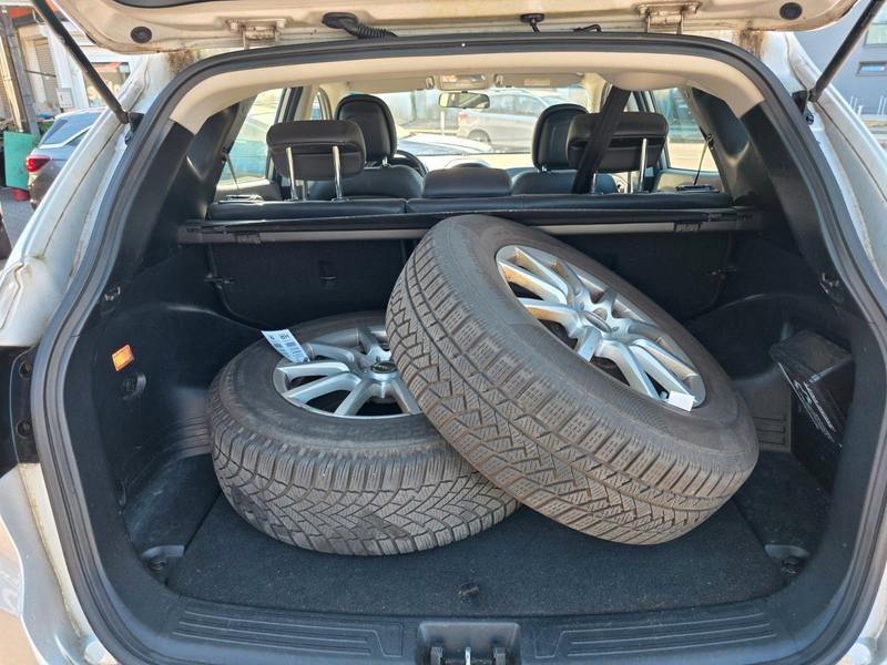 Hyundai iX35 2.0l CRDi Finale Gold Paket 4WD/Tüv-Neu/1Ha — photo 7
