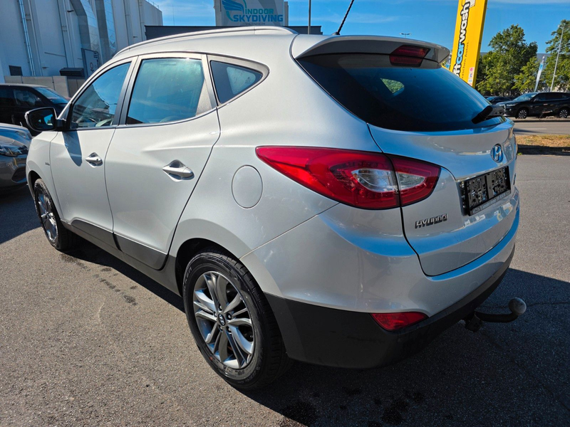 Hyundai iX35 2.0l CRDi Finale Gold Paket 4WD/Tüv-Neu/1Ha — photo 4