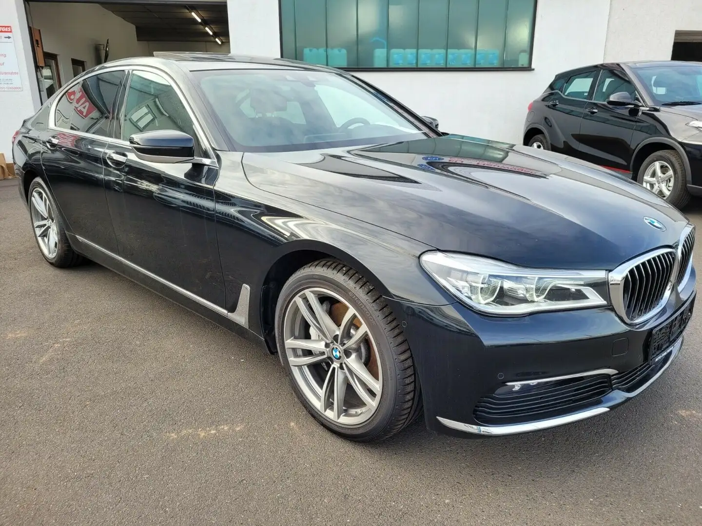 BMW 730 d Aus 1.Hand, HUD,Massage, Noir - 2