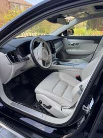D5 AWD Geartronic Momentum