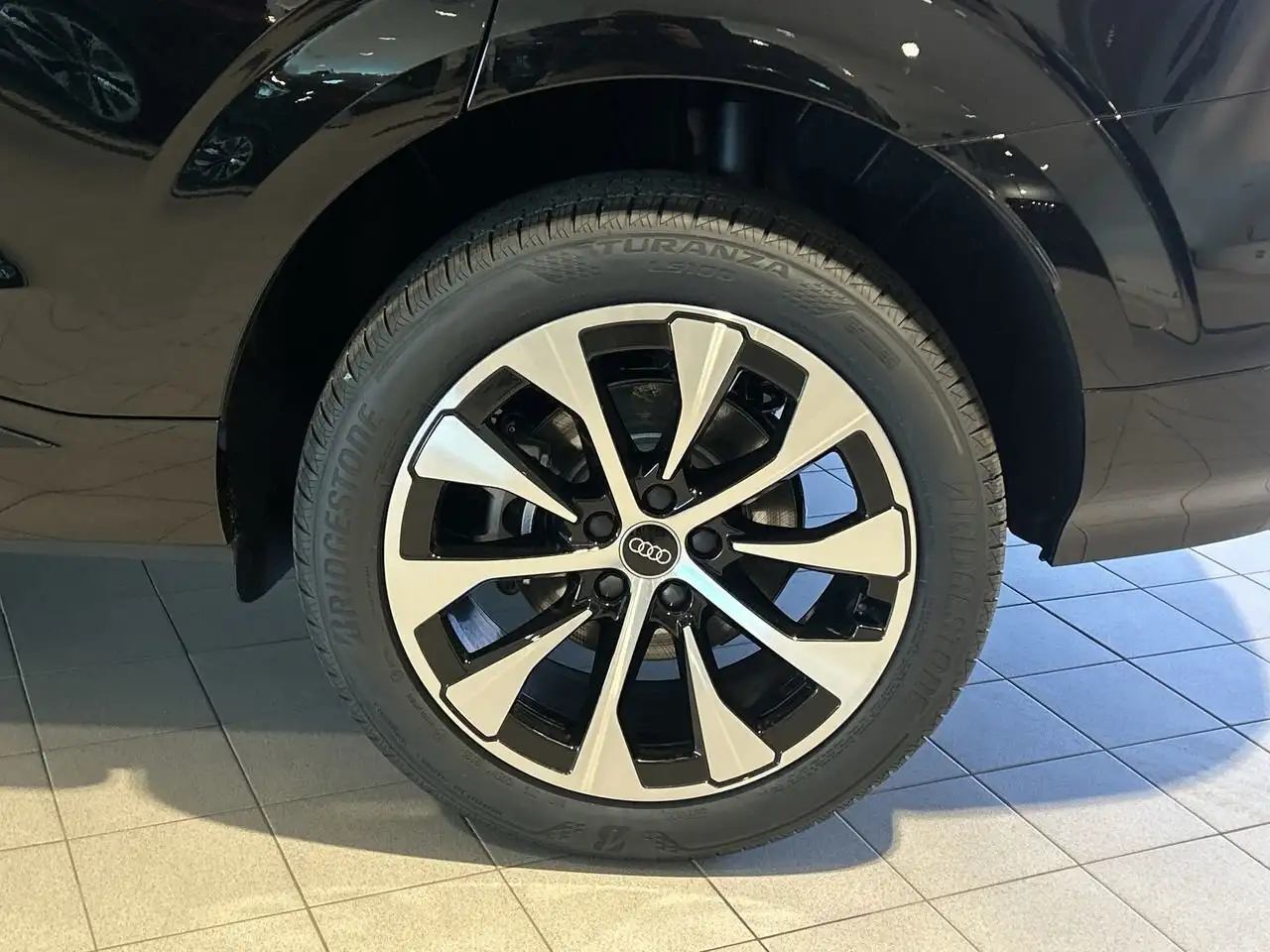 Audi Q3 снимка Audi Q3