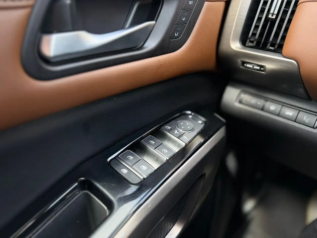 Nissan Pathfinder снимка Nissan Pathfinder