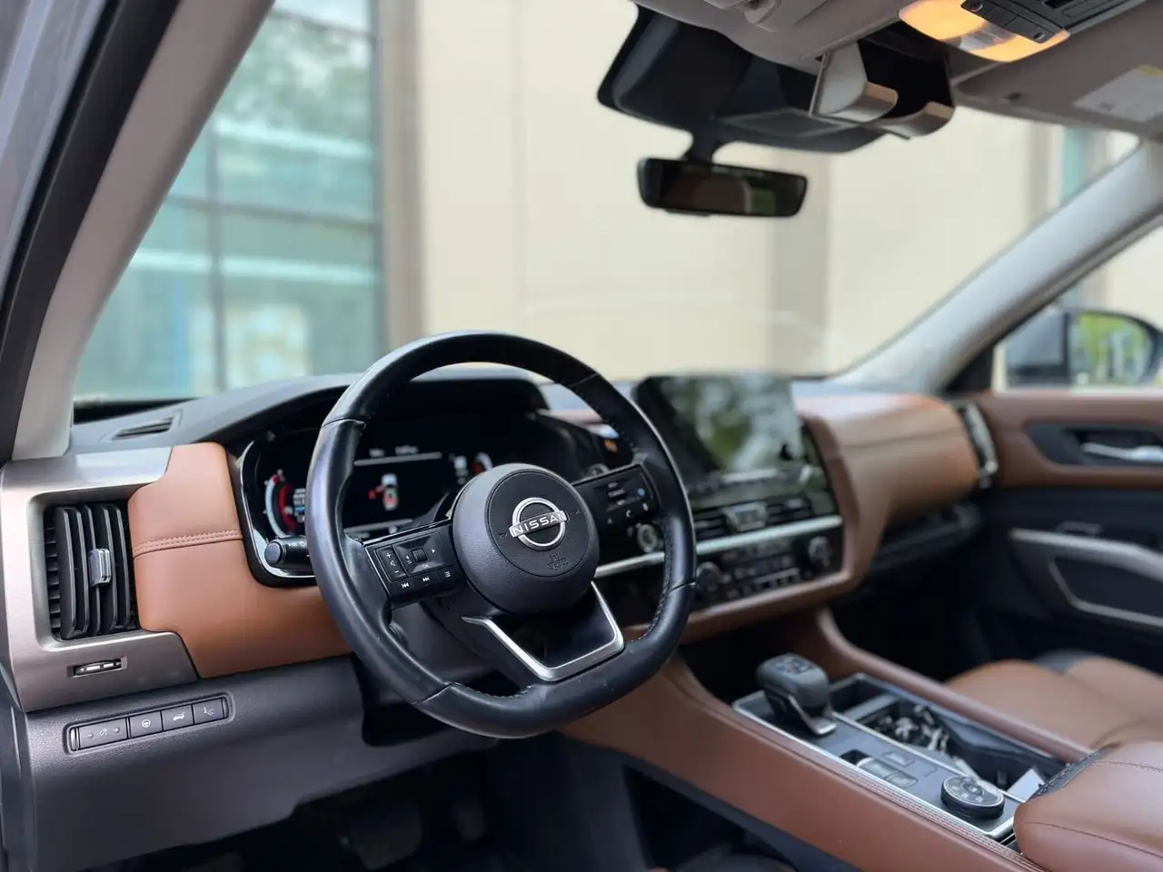 Nissan Pathfinder снимка Nissan Pathfinder