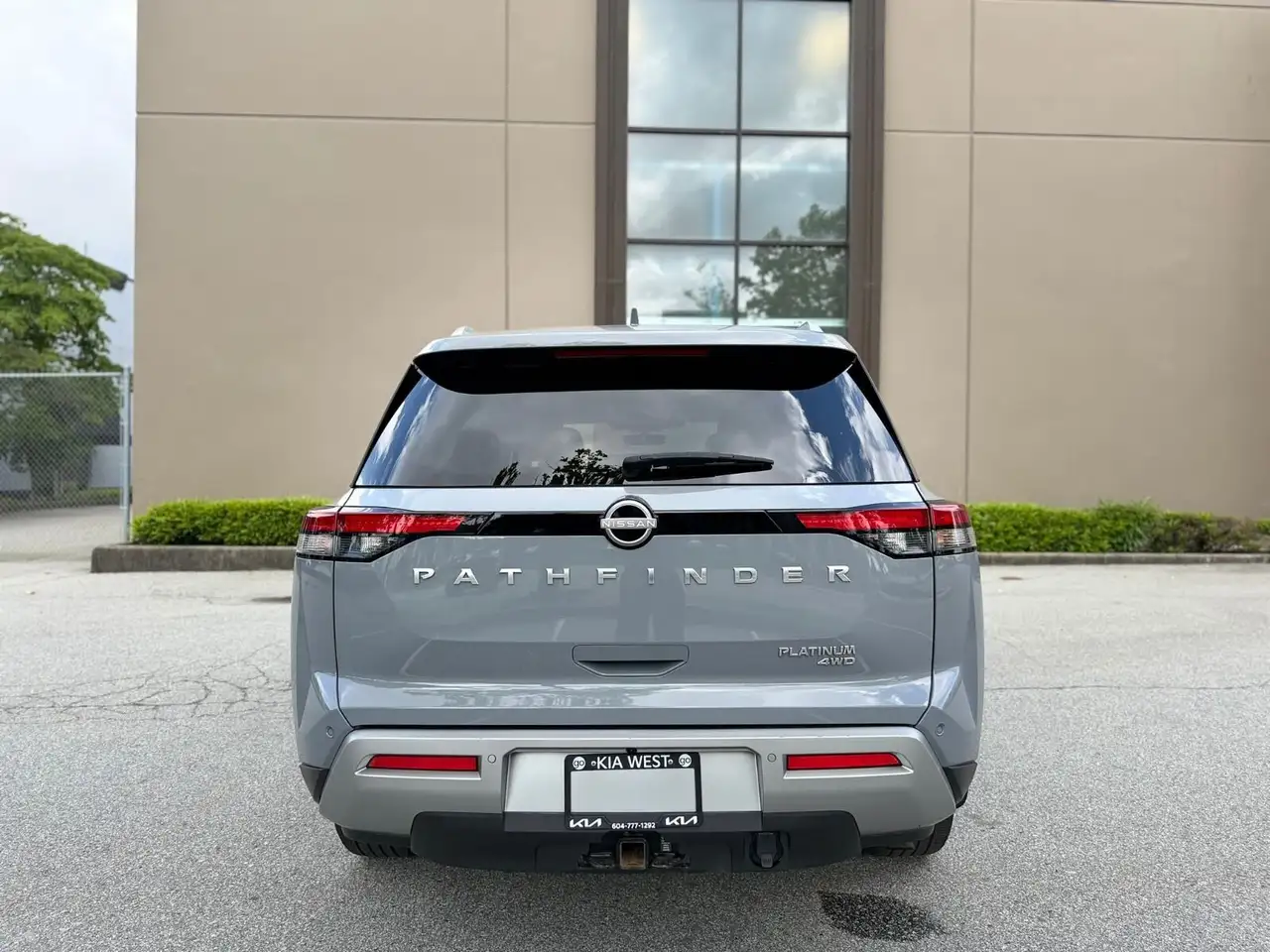Nissan Pathfinder снимка Nissan Pathfinder