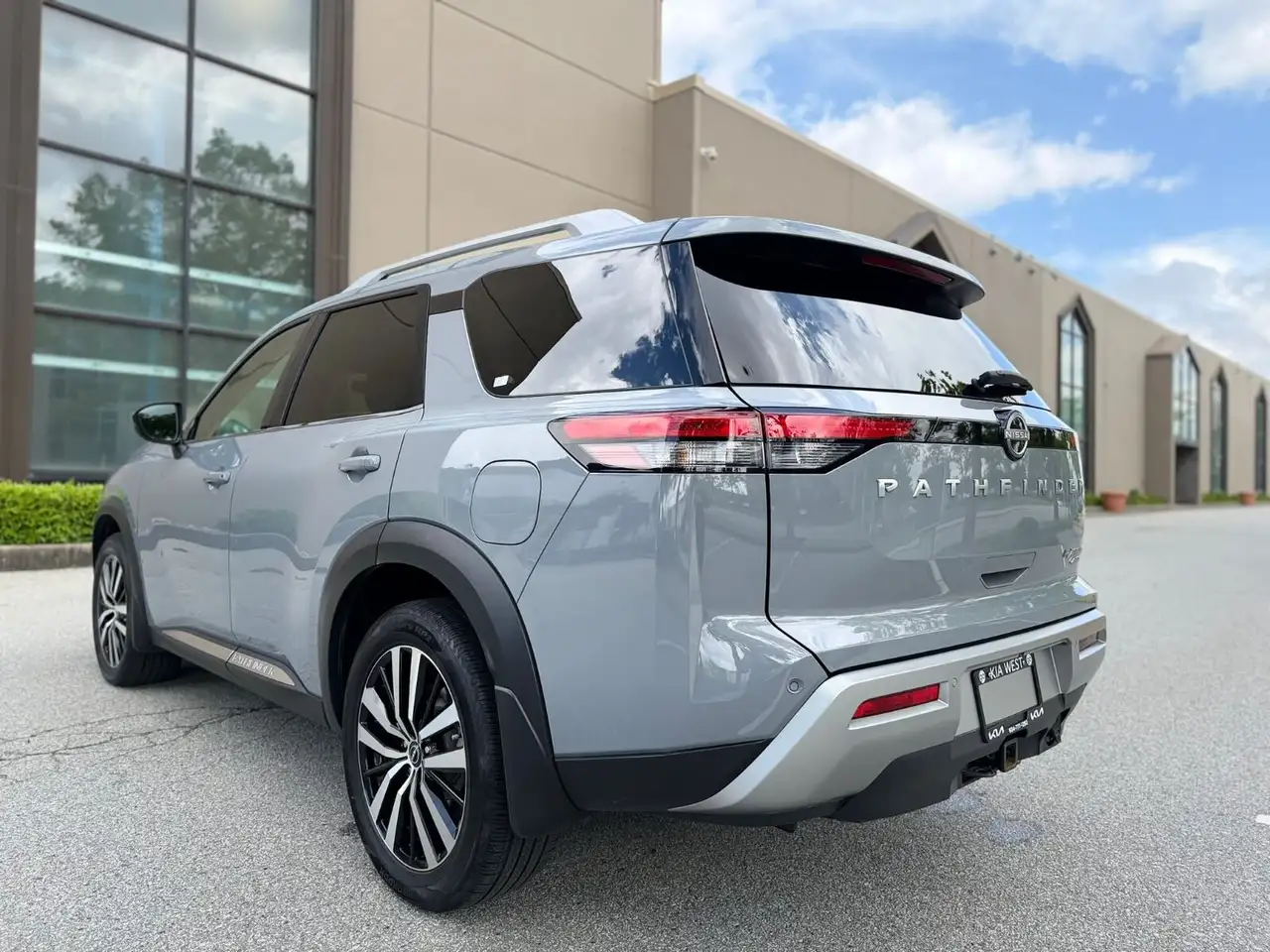 Nissan Pathfinder снимка Nissan Pathfinder