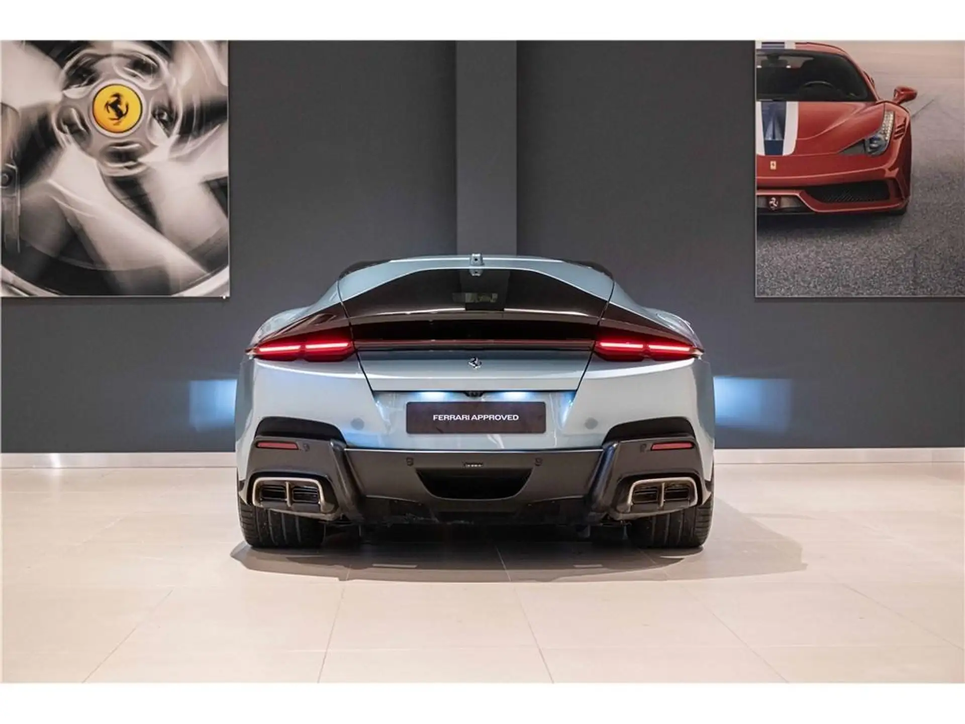 페라리 12 칠린드리 2025 실버 사진 5