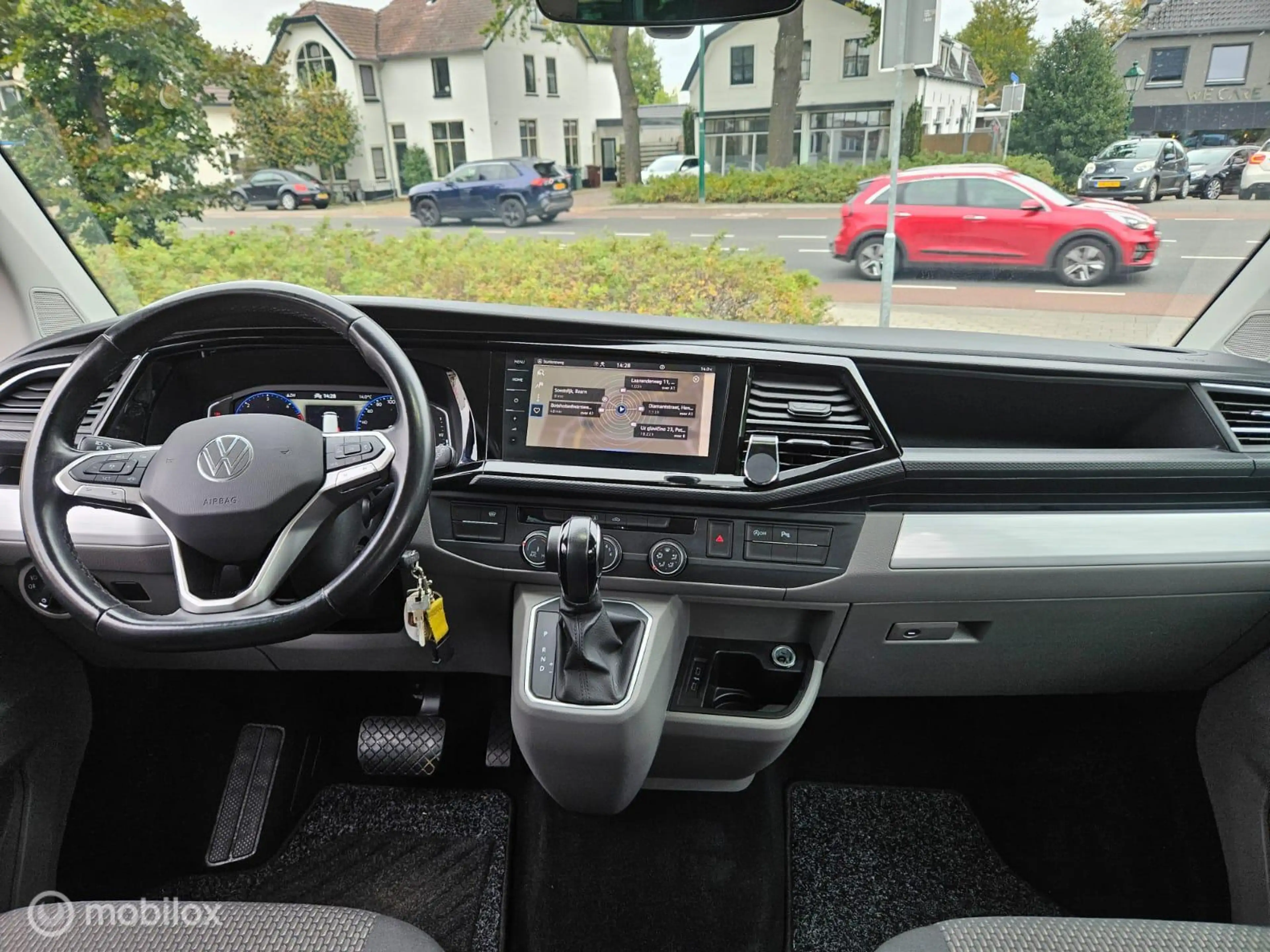 Volkswagen T6.1 Transporter 2.0 TDI L2H3 30 Bulli — photo 7