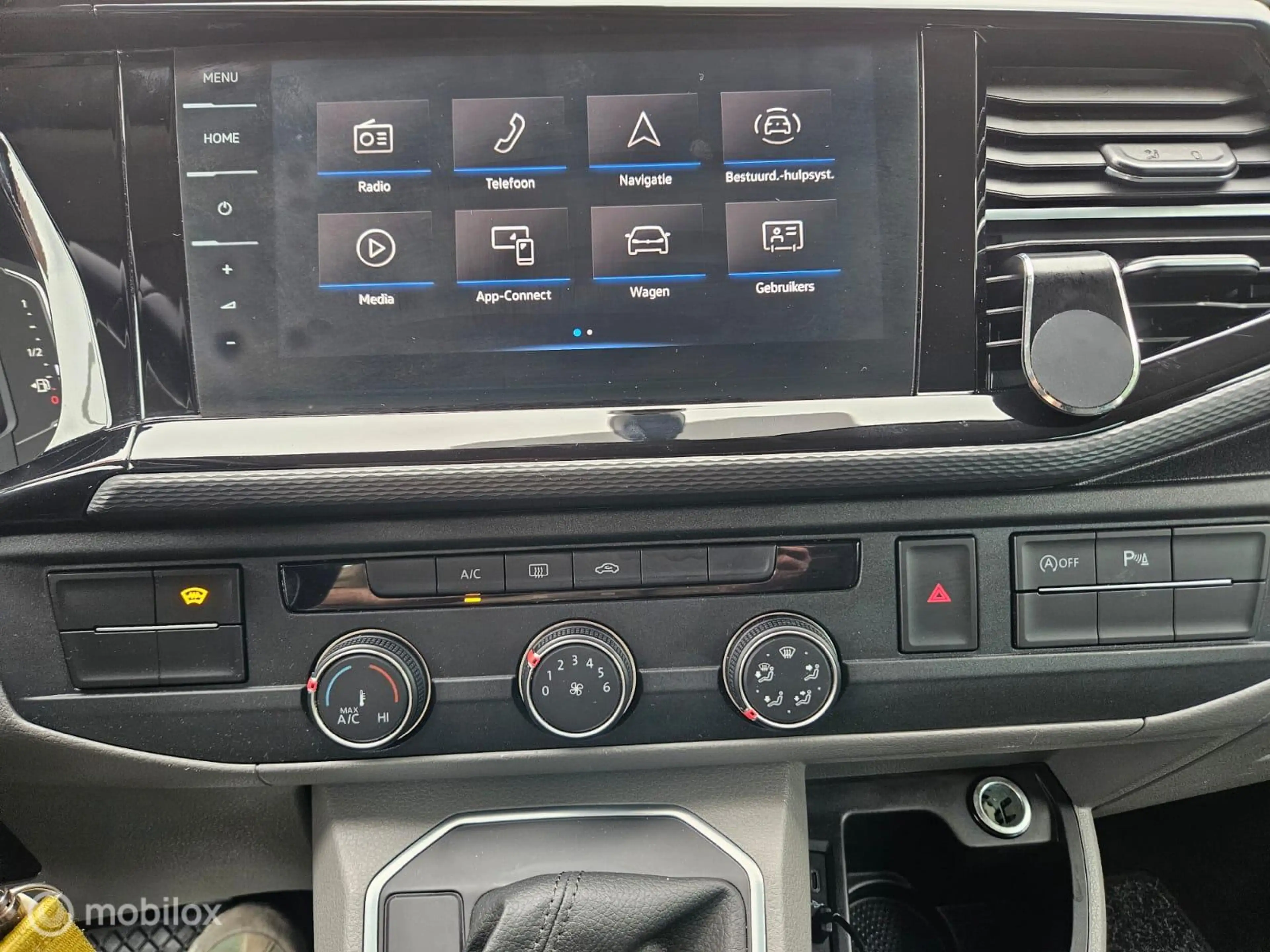 Volkswagen T6.1 Transporter 2.0 TDI L2H3 30 Bulli — photo 11