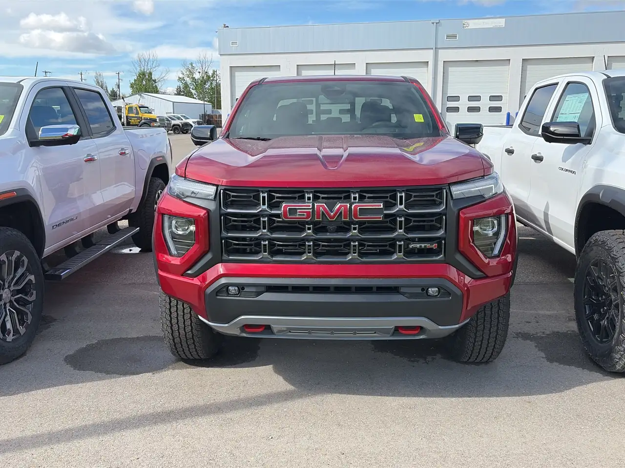 GMC Canyon снимка GMC Canyon