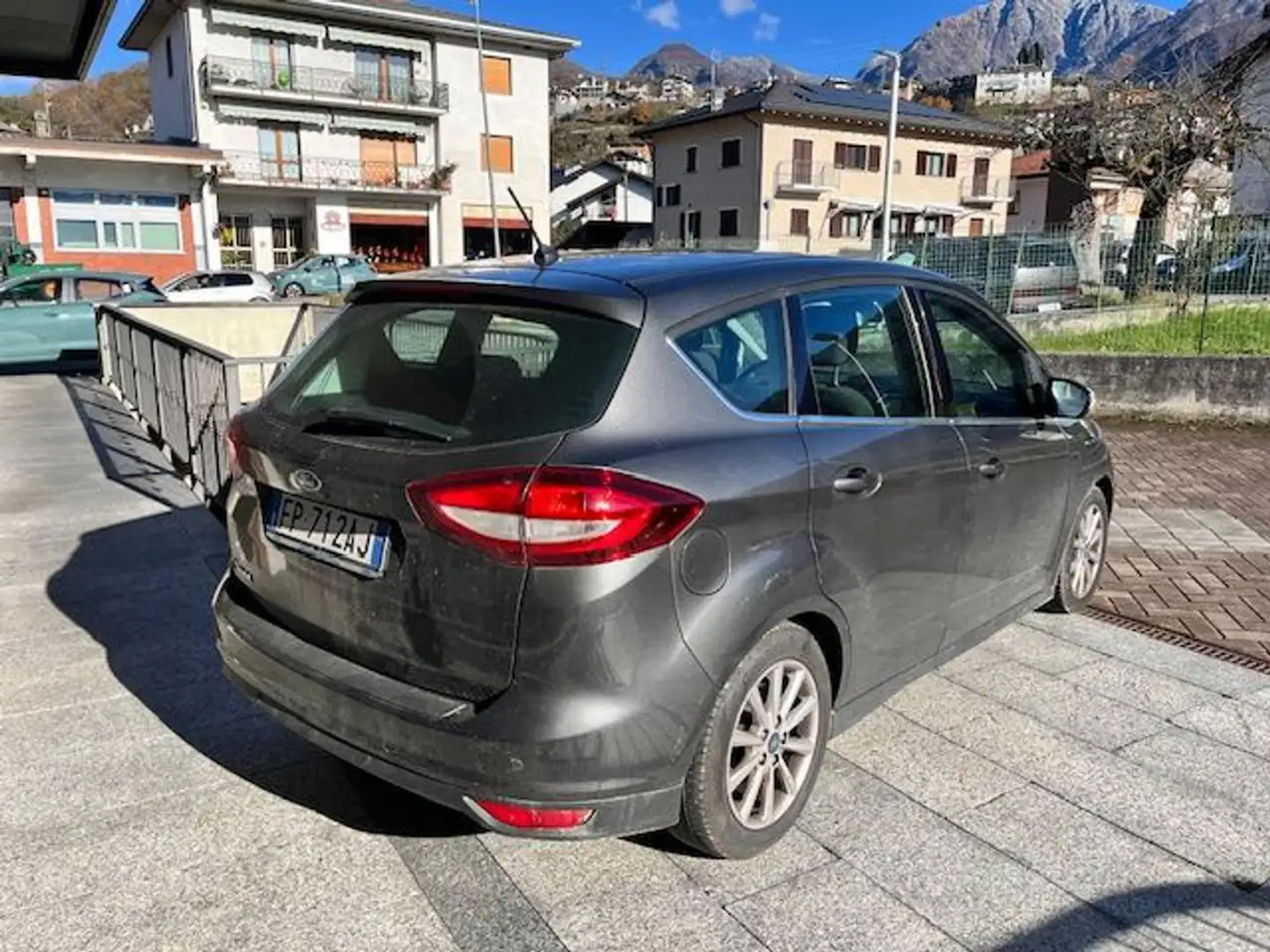 Ford C-Max 1.5 TDCi 120CV Start&Stop Titanium Grigio - 2