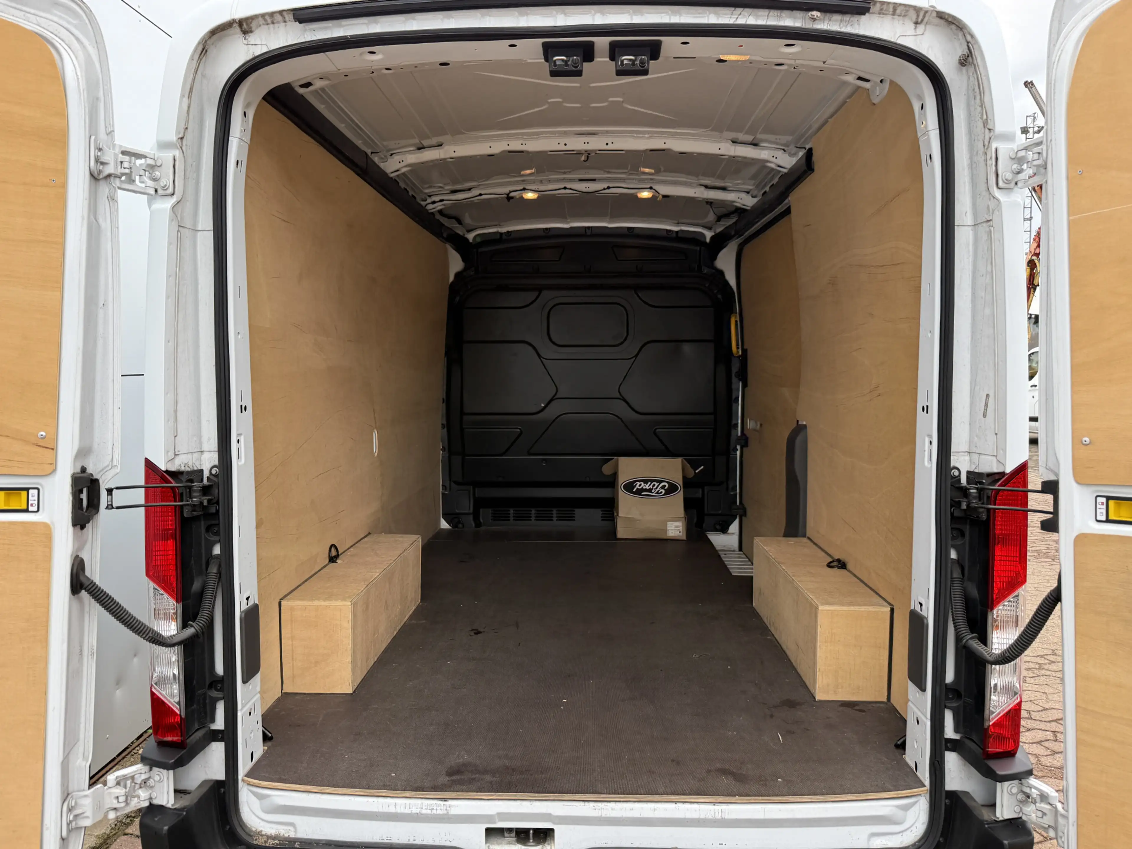 Ford E-Transit 68kWh 184PK L2H2 317km WLTP 97,3% (SOH) BEV Snella — photo 15