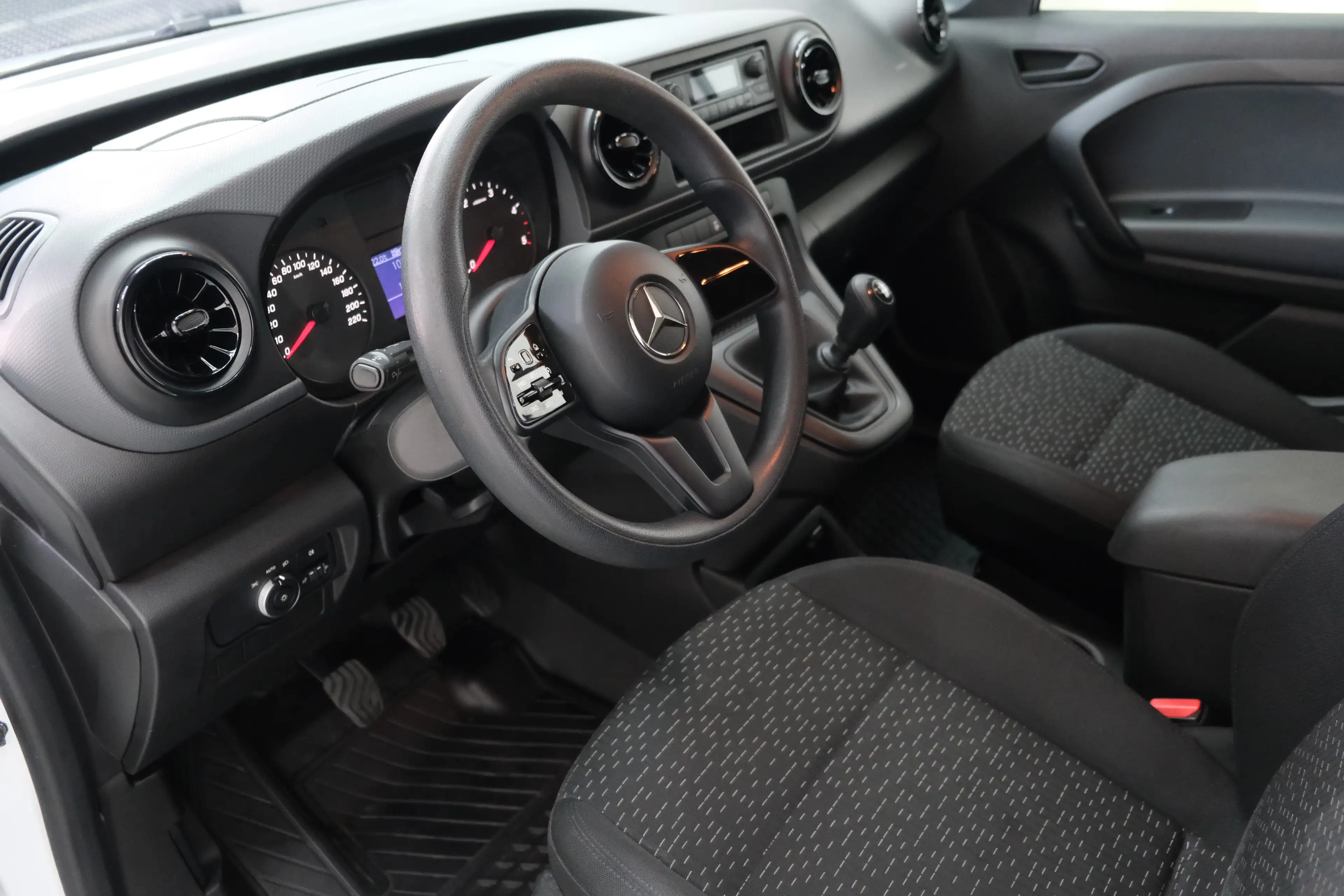 Mercedes-Benz Citan 112 CDI standard | AHK | RFK | 1. Besitz! — photo 12