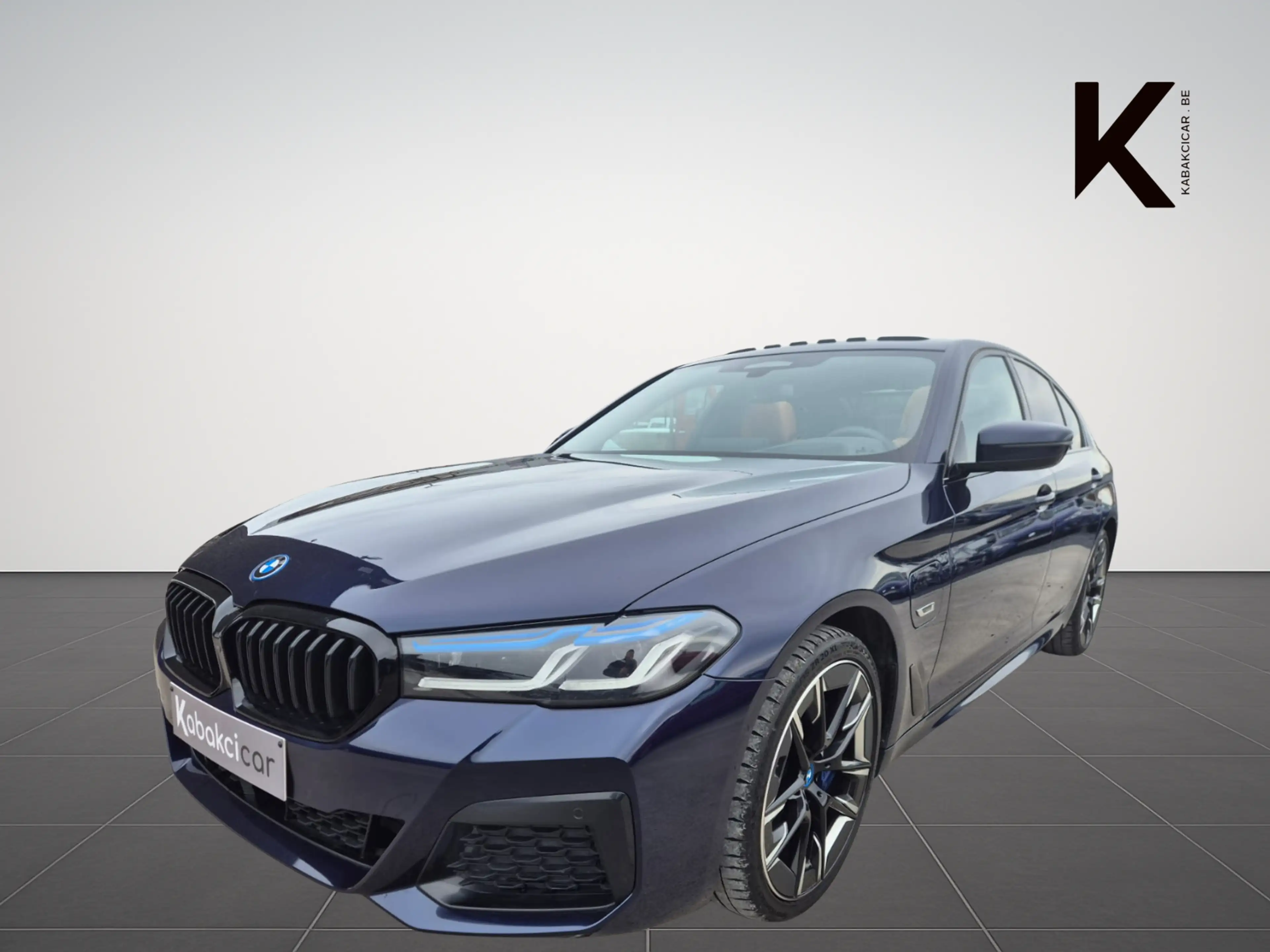 BMW 545 545eXA PHEV//FULL CARNET//GPS//USB-C//GARANTIE 12M — photo 3