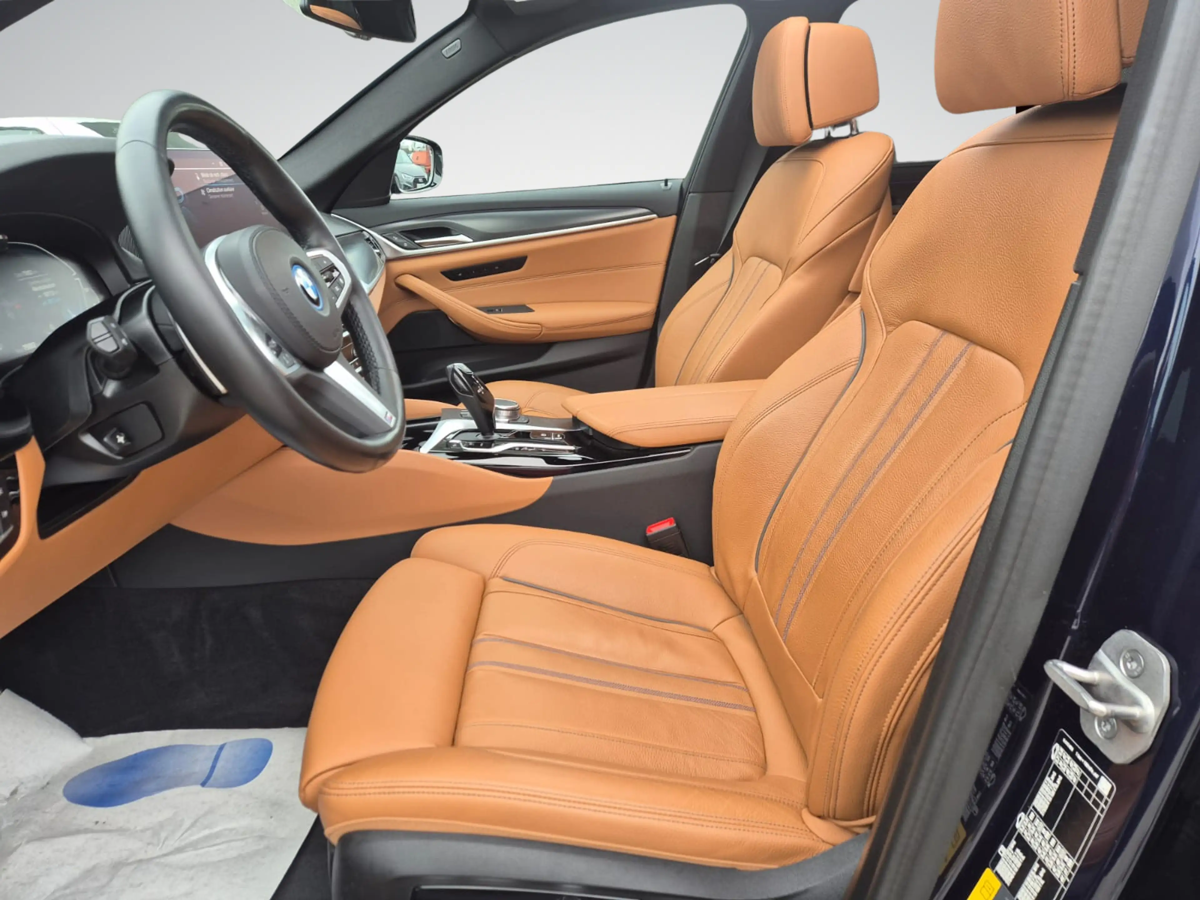 BMW 545 545eXA PHEV//FULL CARNET//GPS//USB-C//GARANTIE 12M — photo 9