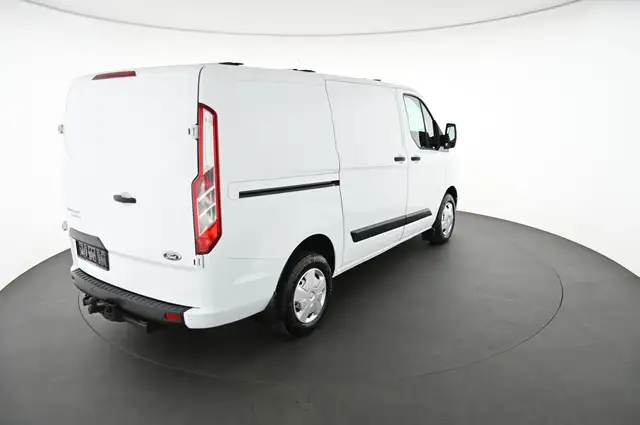 Ford Transit Custom view 2