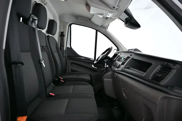 Ford Transit Custom view 18