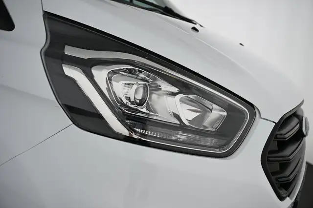 Ford Transit Custom view 15