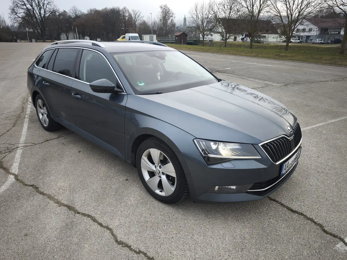 Skoda Superb Superb Combi 2.0 TDI DSG Style Grau - 1