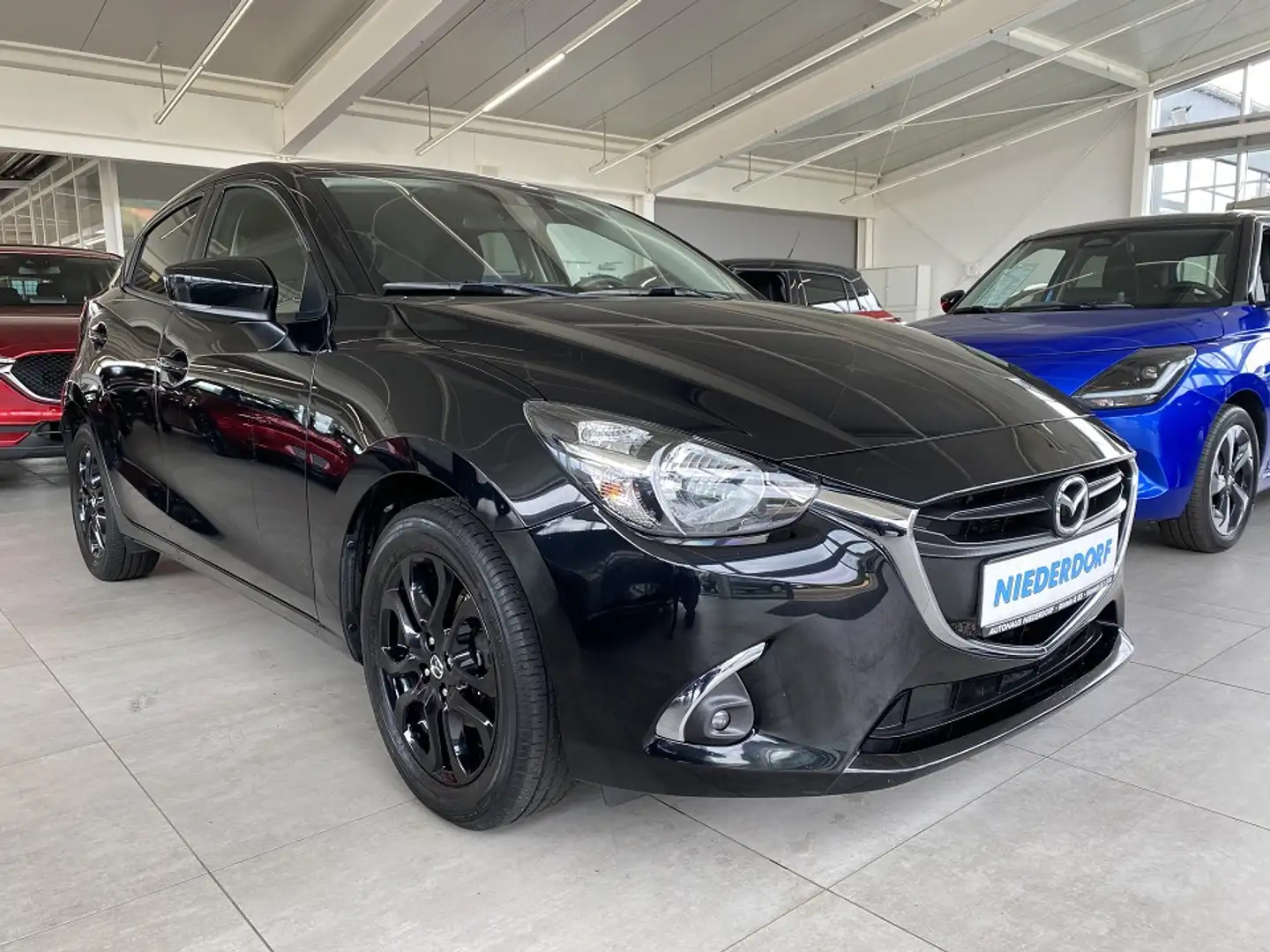 Mazda 2 1.5 Kizoku Sitzhzg Tempom. Spurassi Schwarz - 1