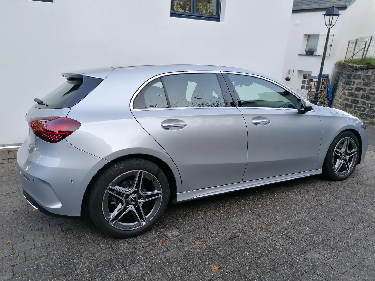 Mercedes-Benz A 180 A 180 AMG Line / PANO/ GARANTIE/ MEMORY/Keyless - 1
