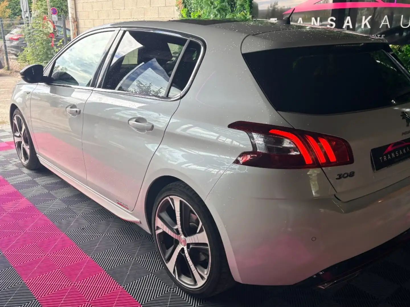 Peugeot 308 2.0 BlueHDi 180 ch GT ~ Régulateur / Limiteur de vitesses ~ Toit panoramique ~ Distrib OK ~ Bluetooth ~ Boîte auto Blanc - 2