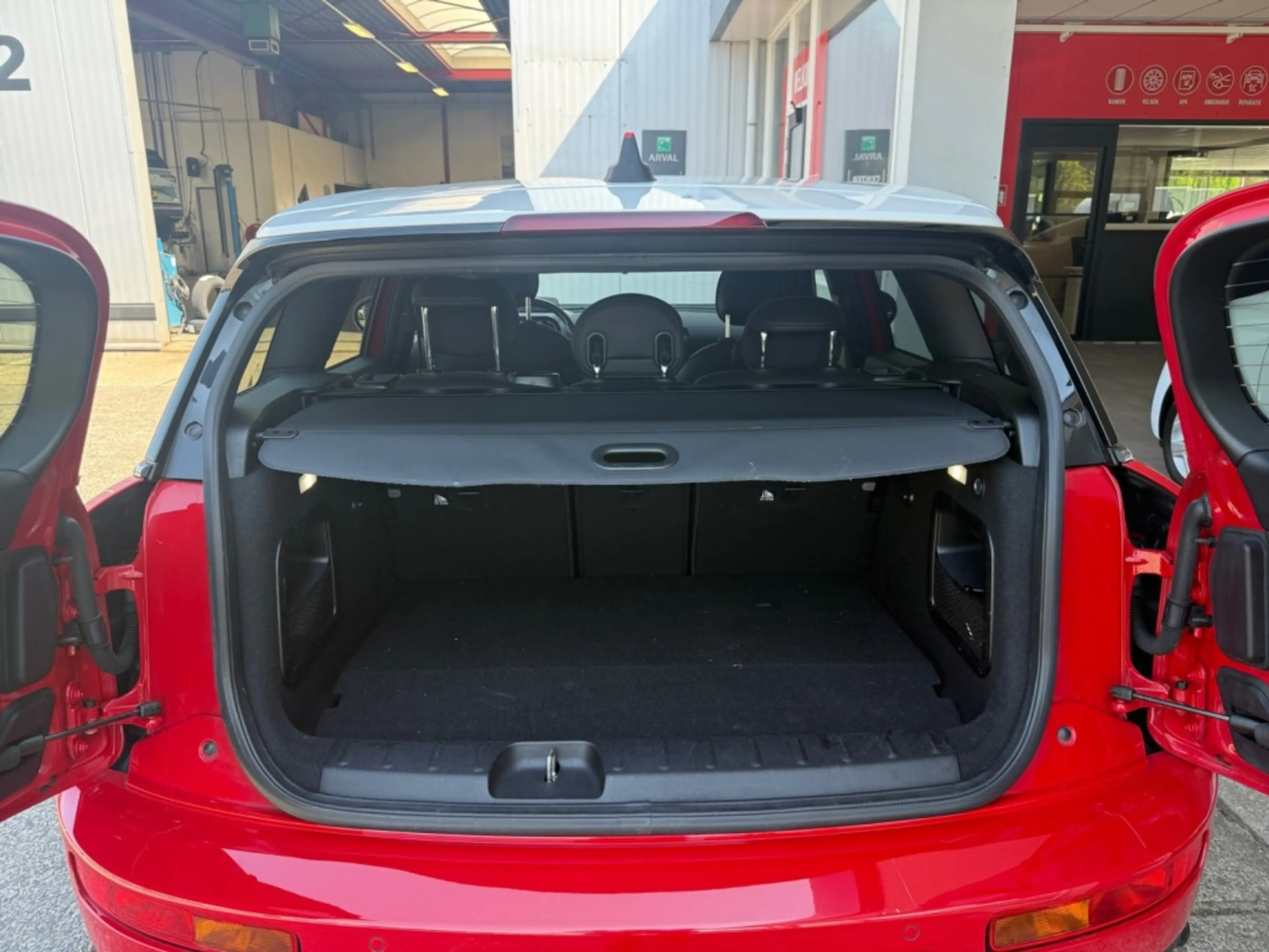MINI Cooper Clubman 1.5 Business Edition | H&K | leer | head-up | trek — photo 16