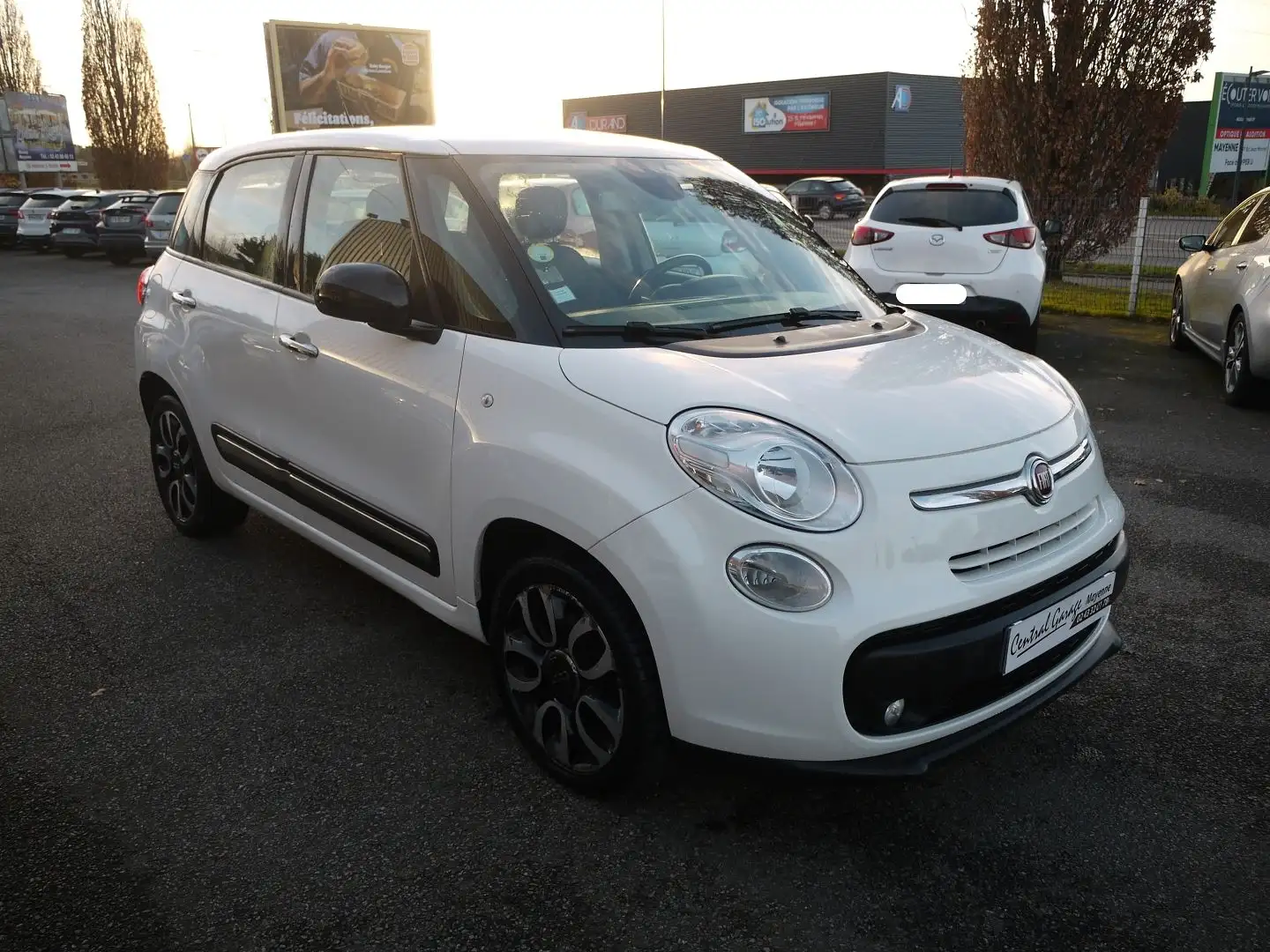 Fiat 500L 1.6 MULTIJET 16V 105CH S\u0026S LOUNGE Blanc - 1