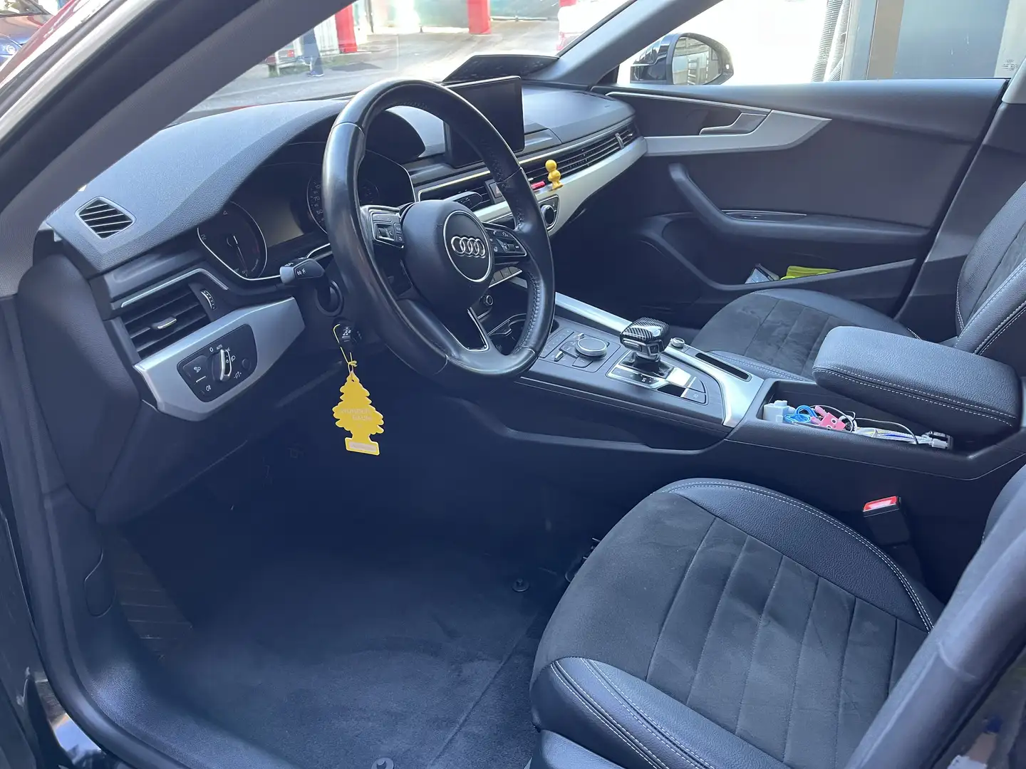 Audi A5 basis Schwarz - 1