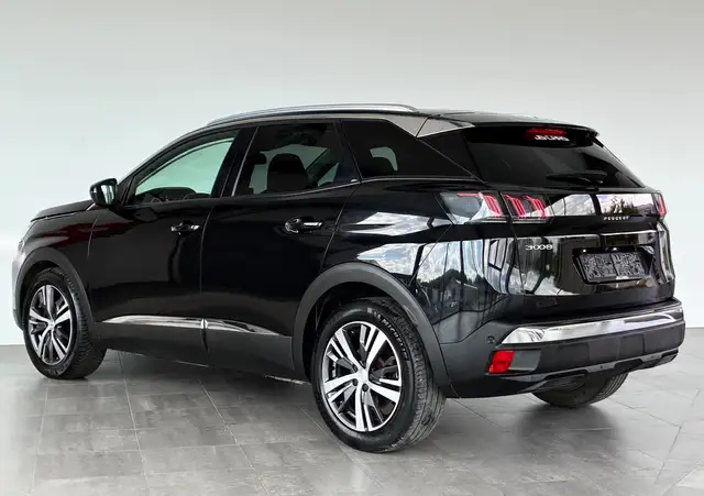Peugeot 3008 view 11