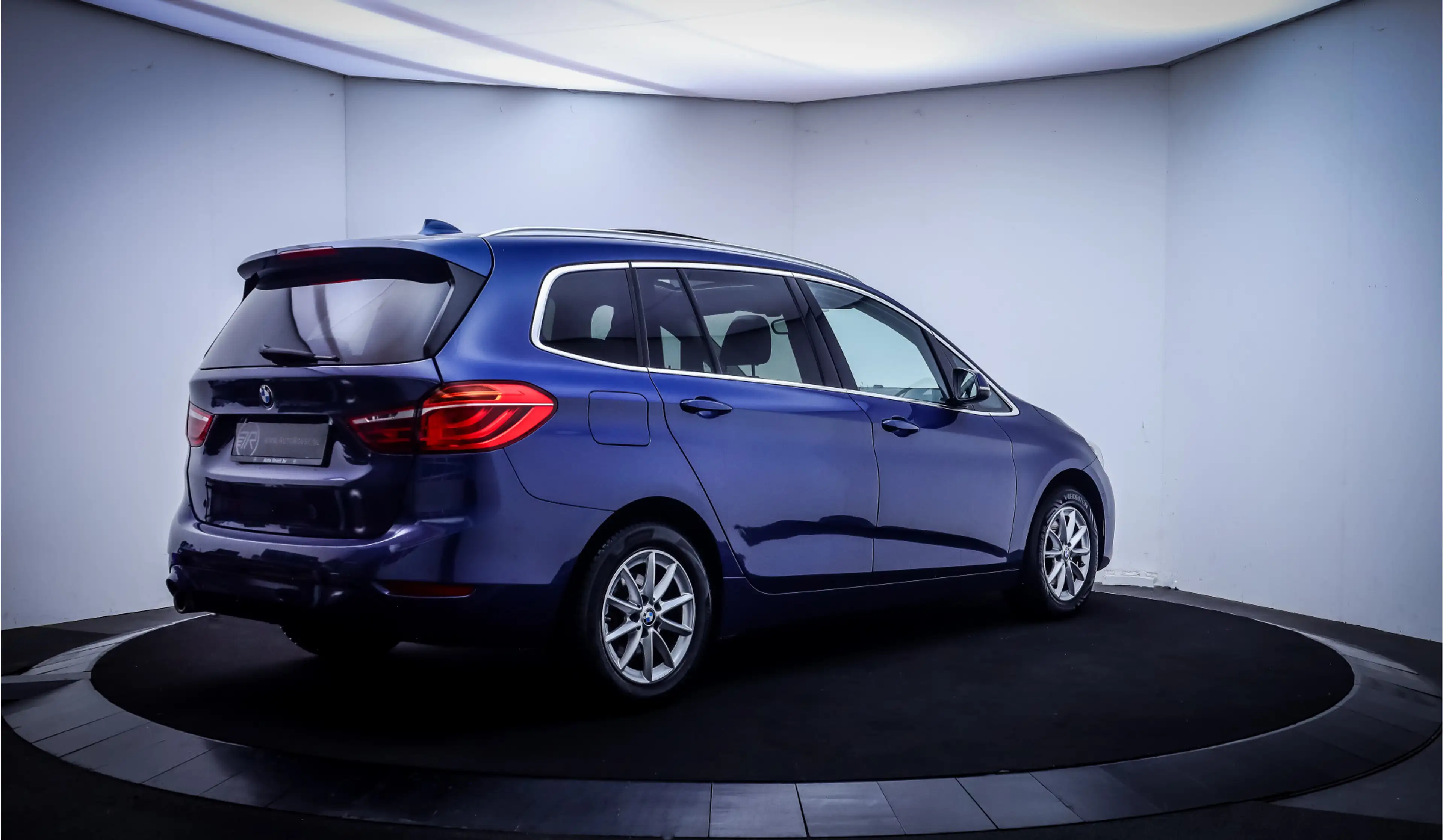 BMW 218 2-serie Gran Tourer 218iA 7p LUXURY Shadow Line PA — photo 5